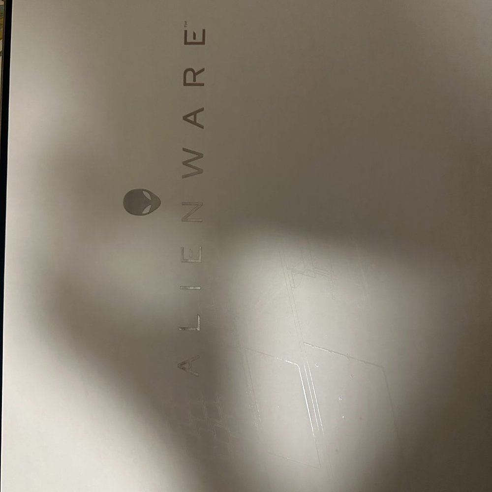 Alienware m15 R7 - Picture 9 of 9